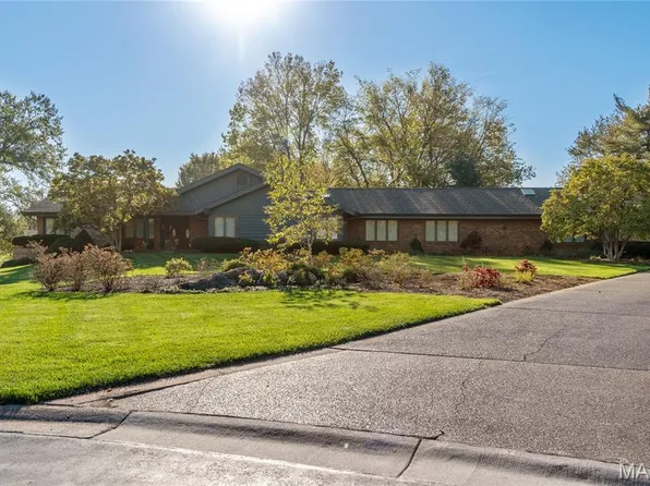 8 Number Two Green Dr, Saint Charles, MO 63303