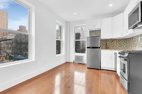 Rented by Cooper & Cooper Real Estate | media 7