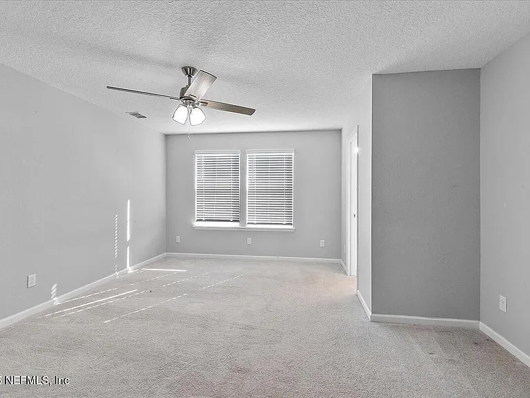 12658 Josslyn Ln — Photo 10
