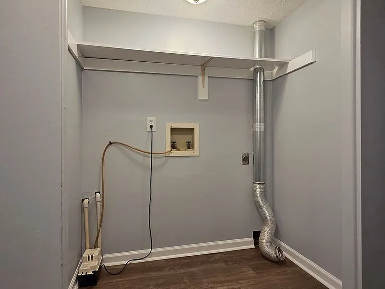 1590 Illinois Rd — Photo 12