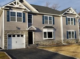 6 Oak St, Clark, NJ 07066