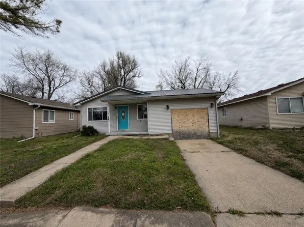 518 W 4th St, Eureka, KS 67045