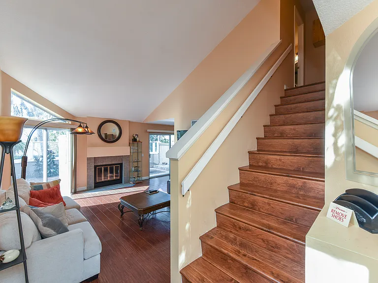 145 Stanford Ct — Photo 10