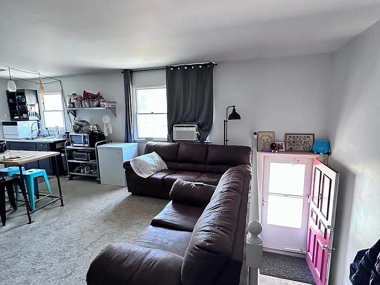 1057 Schwanger Rd — Photo 4
