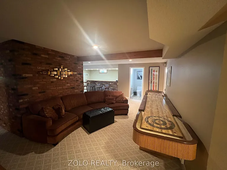 112 Carmichael Cres — Photo 20