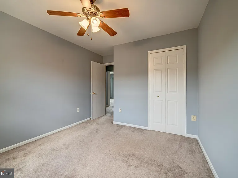 8593 Burlington Ct — Photo 27