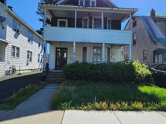 3rd image of 22B Forest Avenue