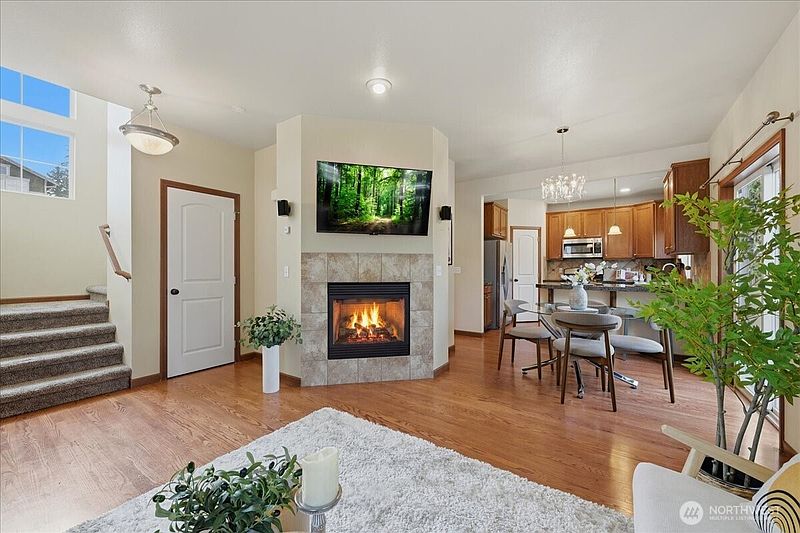 5th image of 19530 25th Drive SE