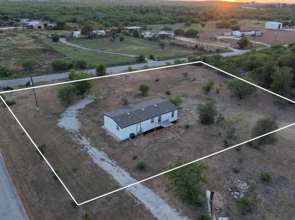 30 Tower Rd, Lockhart, TX 78644