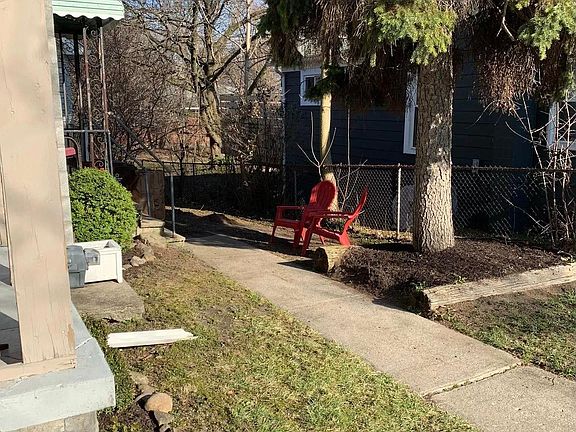 3rd image of 696 N Holbrook St #2