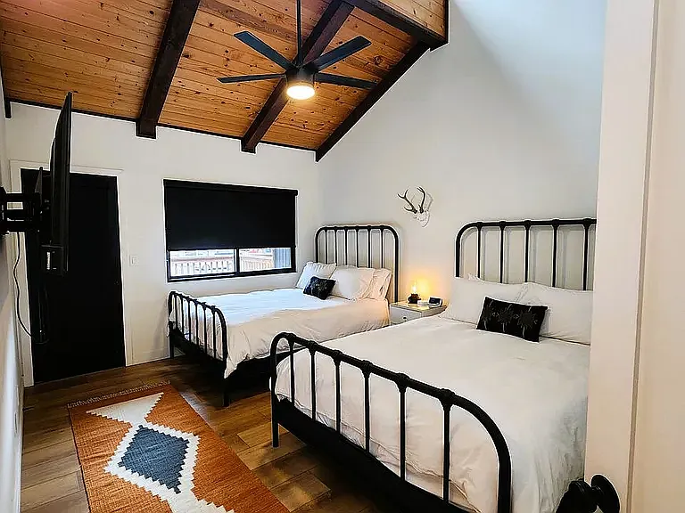 1125 W Big Bear Blvd #B — Photo 9