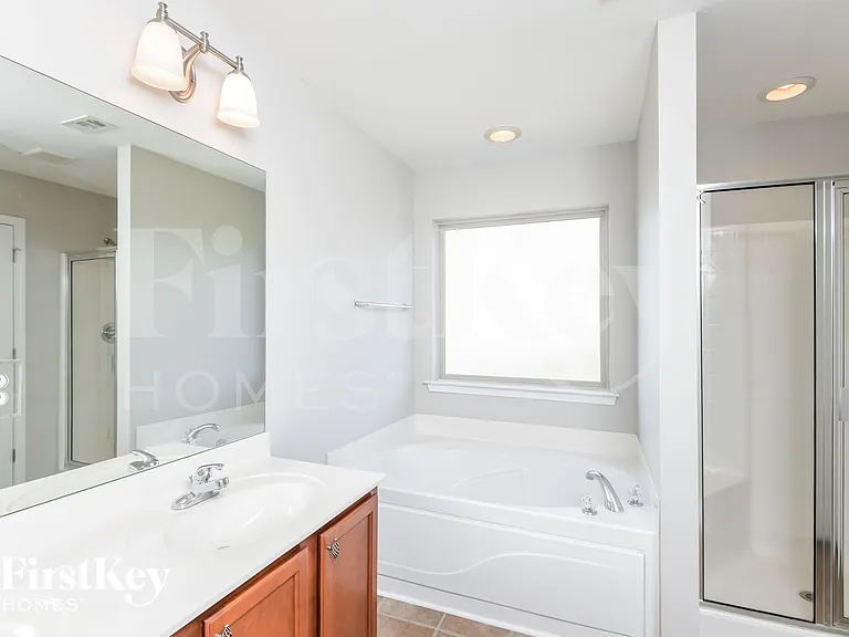 2045 Kensington Ct — Photo 11