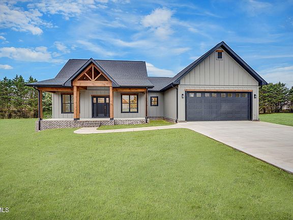 2nd image of 1006 Deerfoot Cir