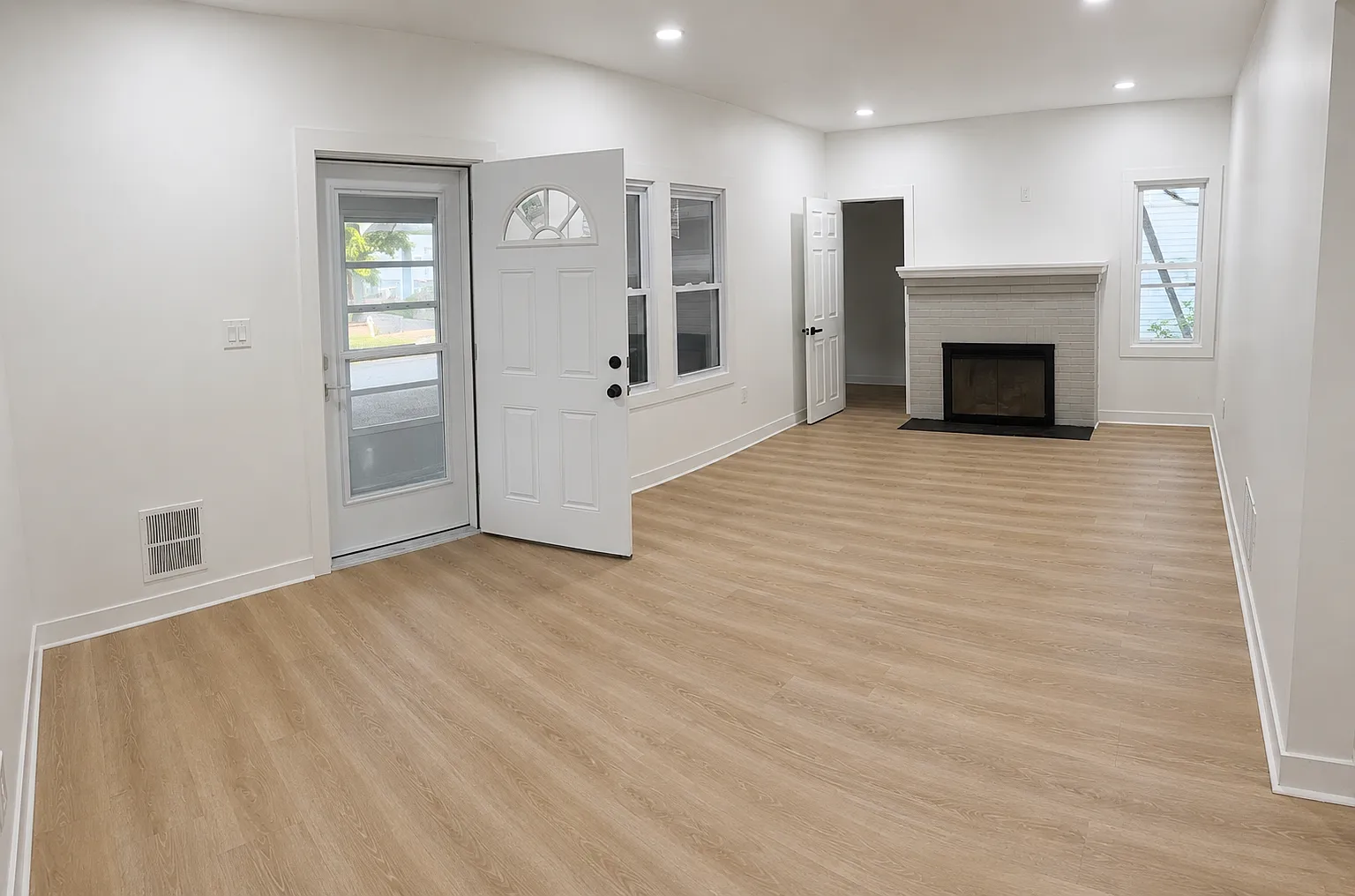 2 bed, 1.5 bath, $2,050 — Photo 2