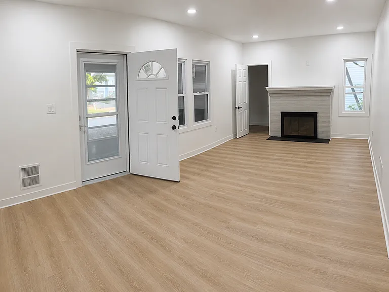 65 Dubois Ave #A — Photo 2