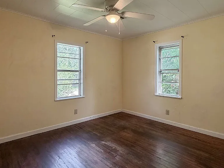 220 S Arrington Dr — Photo 9
