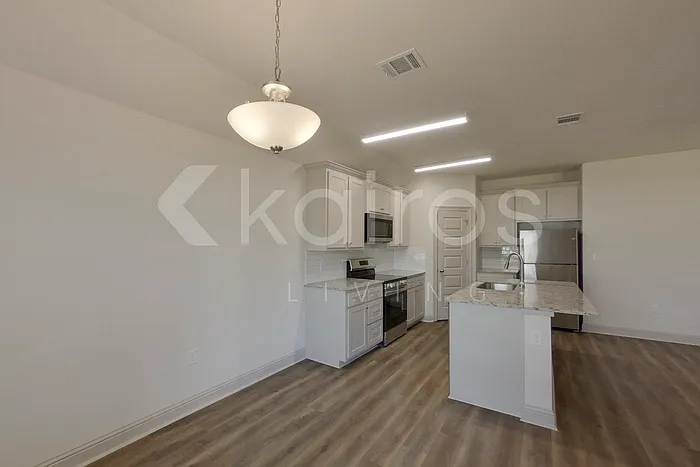 17611 Carlisle Ave — Photo 5