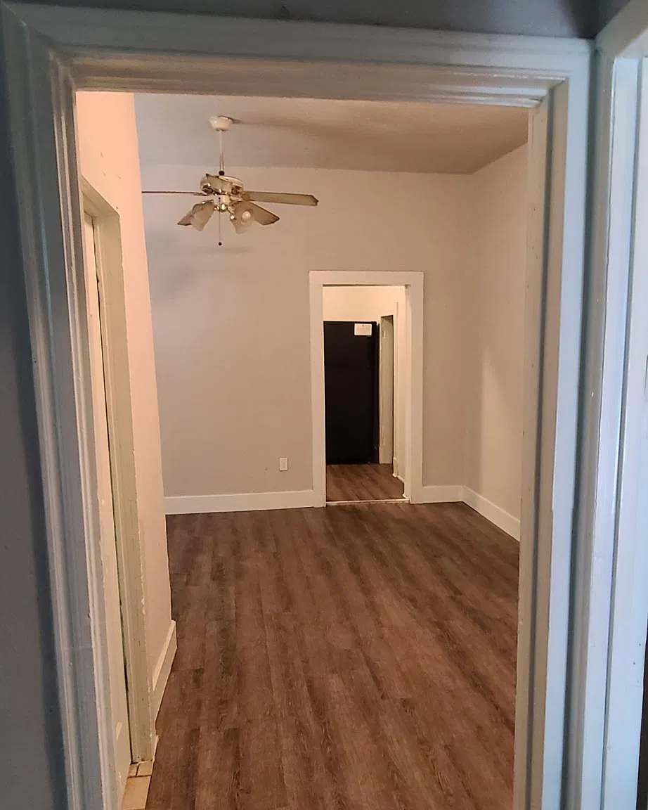 1 bed, 700 sqft, $1,000 — Photo 3
