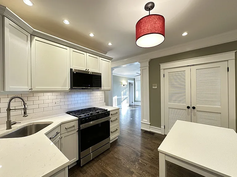 1406 W Cornelia Ave #2 — Photo 5