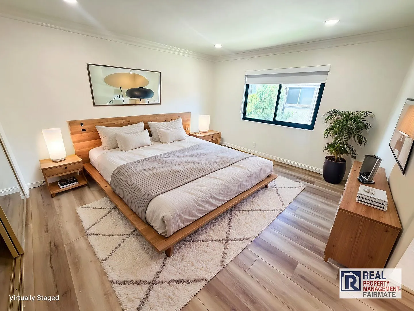 Beautifully Updated 2 Bed, 2 Bath Condo in Pasadena — Photo 3