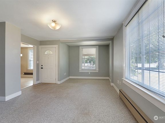 4th image of 307 10th Avenue SE