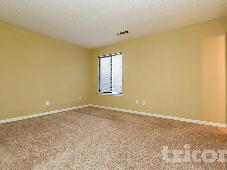 528 Fire Fly Dr — Photo 11