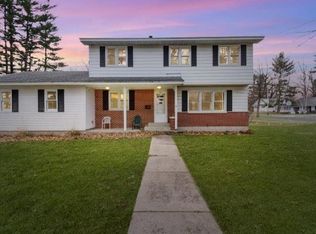 891 3rd St, Port Edwards, WI 54469