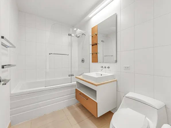 11-02 49th Avenue image 7 of 27