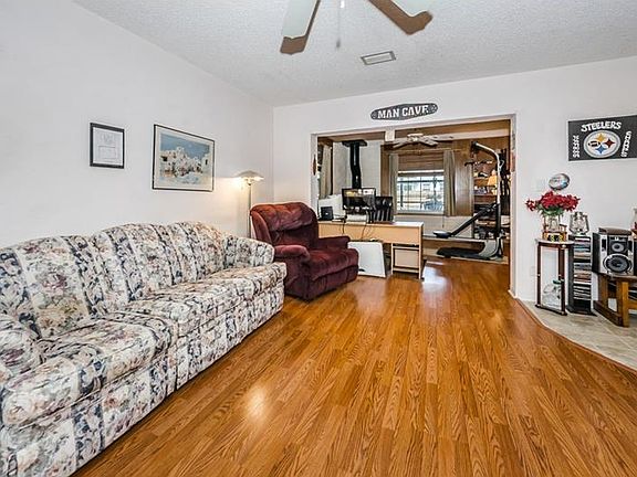 5th image of 1416 Rose St