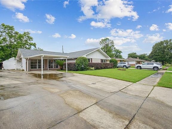 2nd image of 2636 Somerset Dr