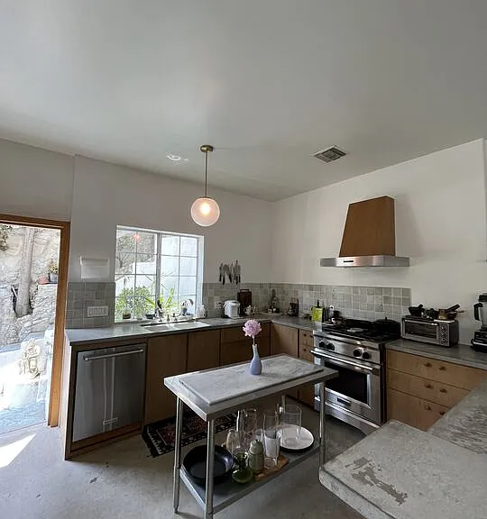 613 Museum Dr — Photo 2