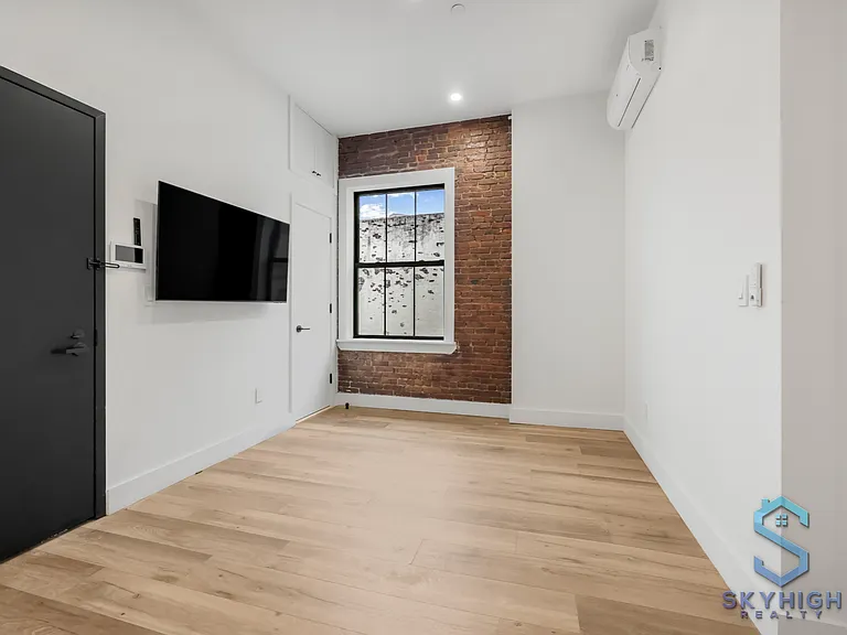 36 Howard Ave #4D — Photo 15