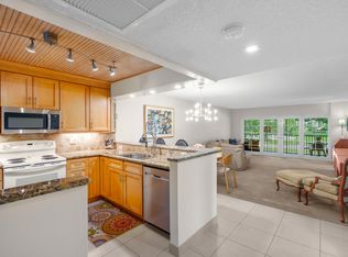 3700 Oaks Clubhouse Dr APT 201, Pompano Beach, FL 33069