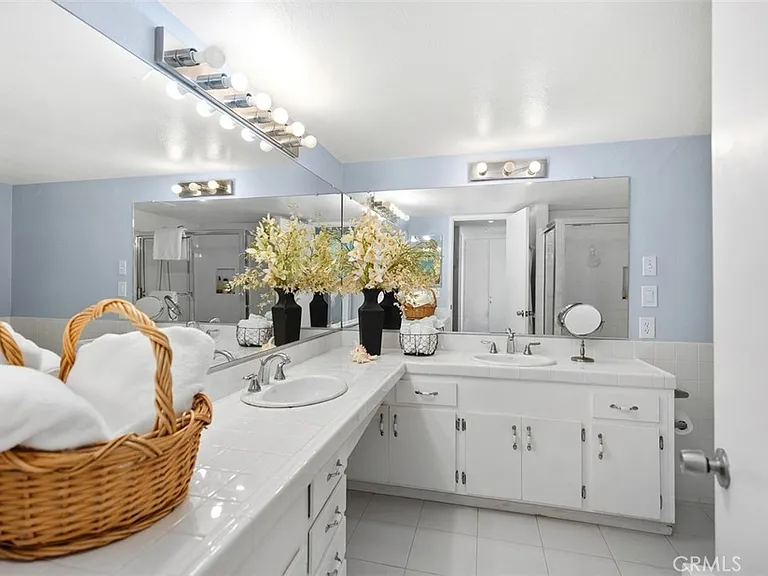 21702 Ocean Vista Dr #B — Photo 31