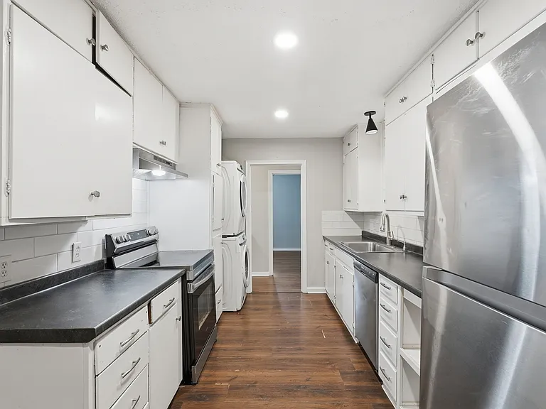 1510 Juanita Dr — Photo 11