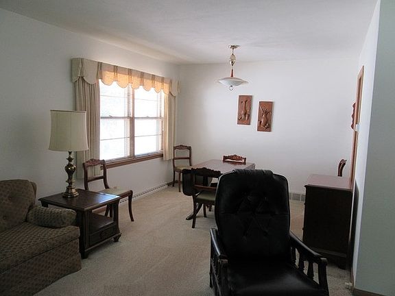 5th image of 216 Saint Louis Ave