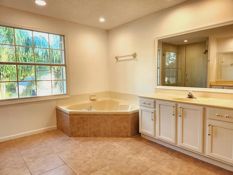 15188 Oak Chase Ct — Photo 22