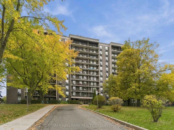 2400 Virginia Dr #1007, Ottawa, ON K1H 8L3