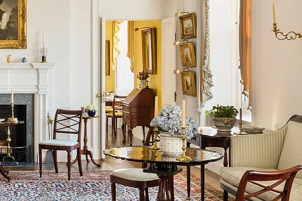 Sold by Sotheby's International Realty | media 11