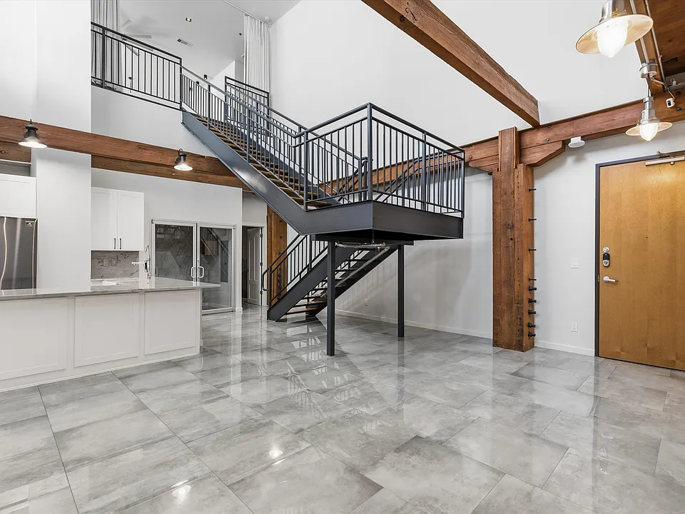 509 Elm St #604
