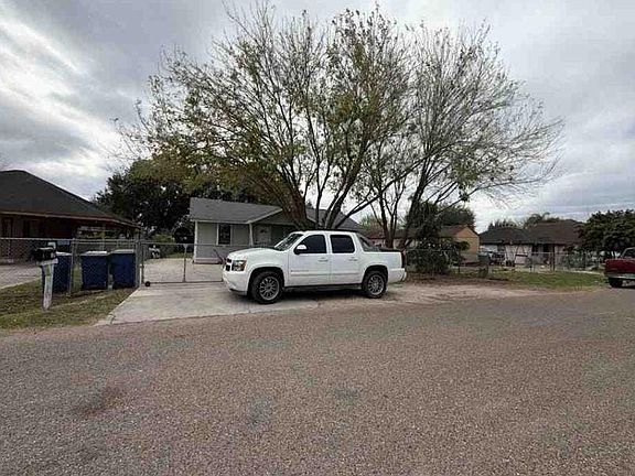 4th image of 5701 Beaumont Ave