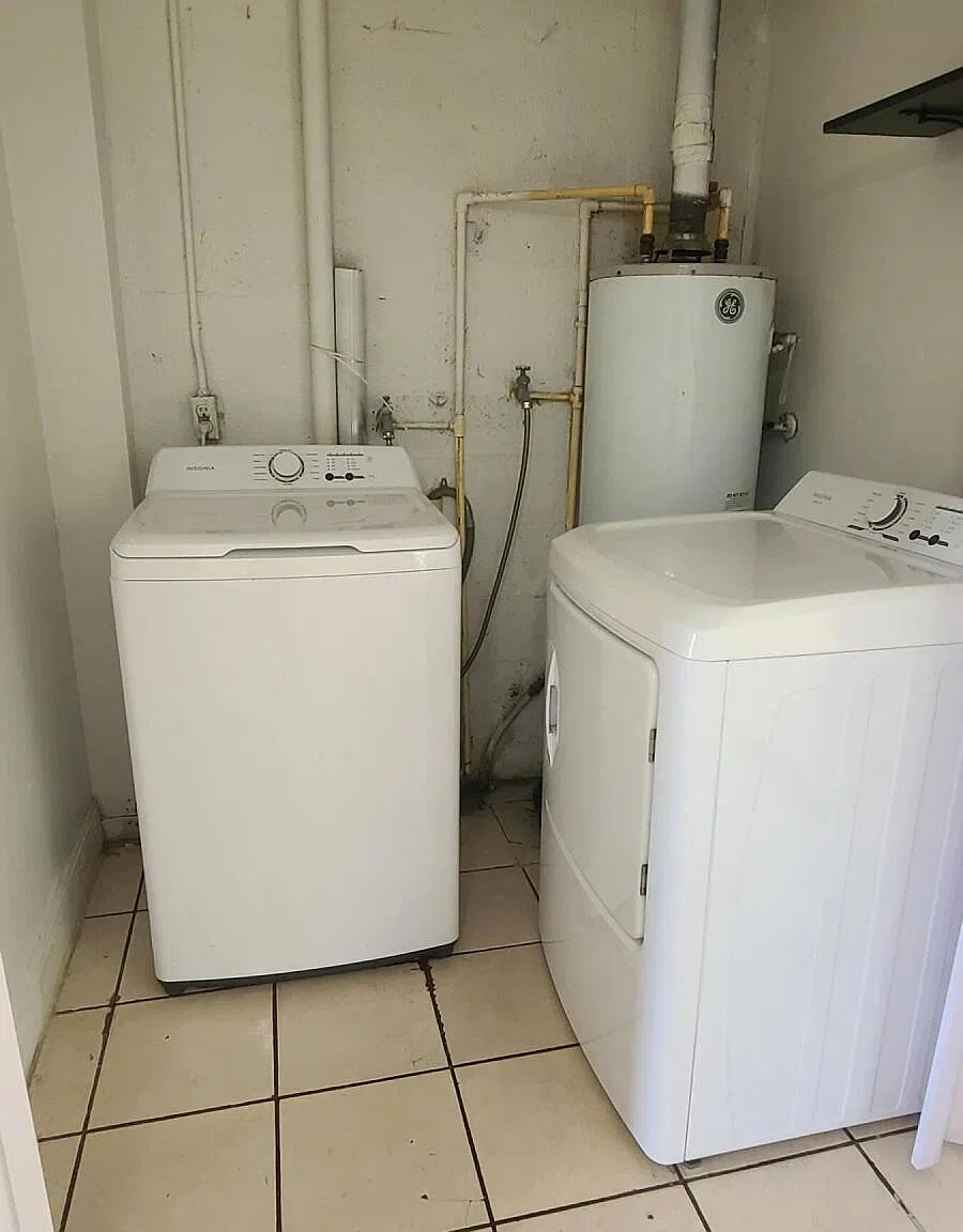 3 bed, 2.0 bath, 1216 sqft, $2,600 — Photo 3