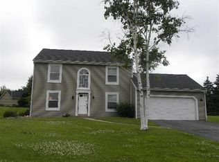 W235N7097 Prairie Ct, Sussex, WI 53089
