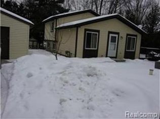 882 Highlander St, Lake Orion, MI