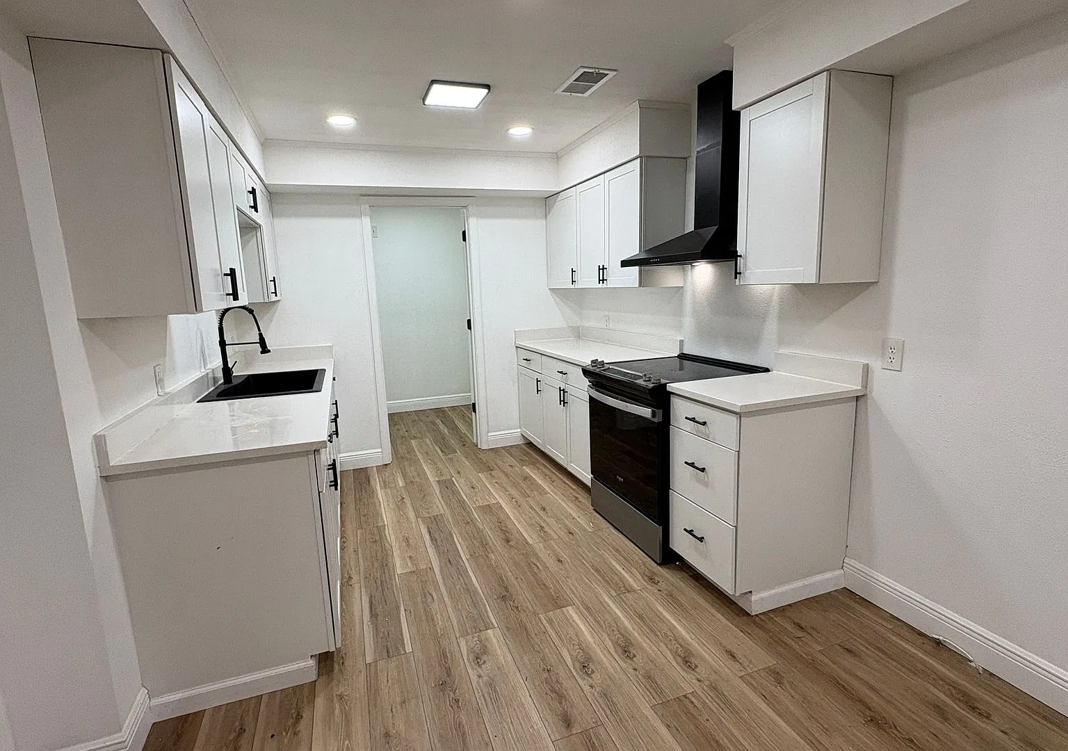 4 Bedroom, 3 Bathroom home in Benton! — Photo 3