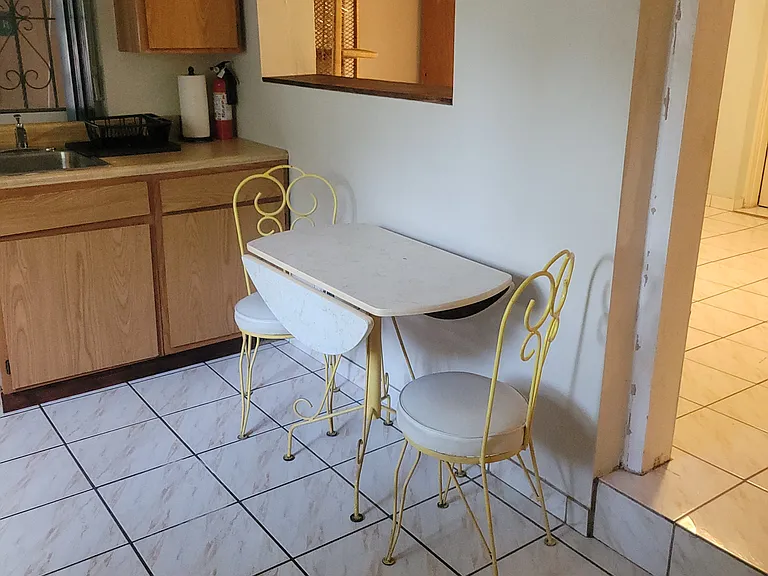 4430 SW 15th Ter — Photo 3