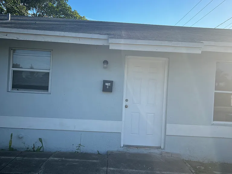 2746 Johnson St — Photo 18