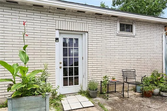 417 Dakin St — Photo 3