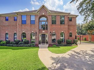 3 Cardwell Ct, Houston, TX 77055