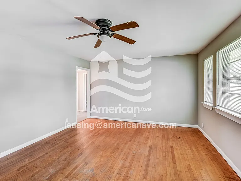 1019299_003_living_room_12792129.jpg